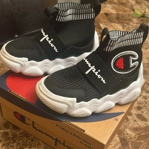 Toddler tennis shoes